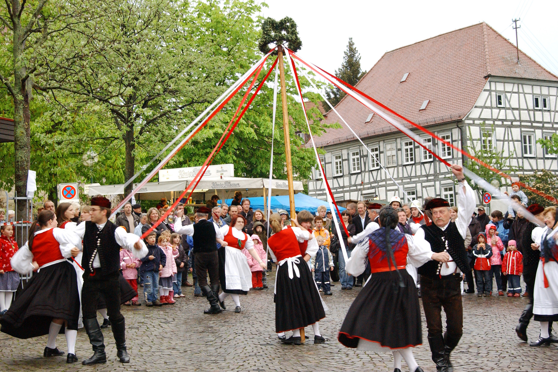 Echterdingen, Maibaum-Aufstellung