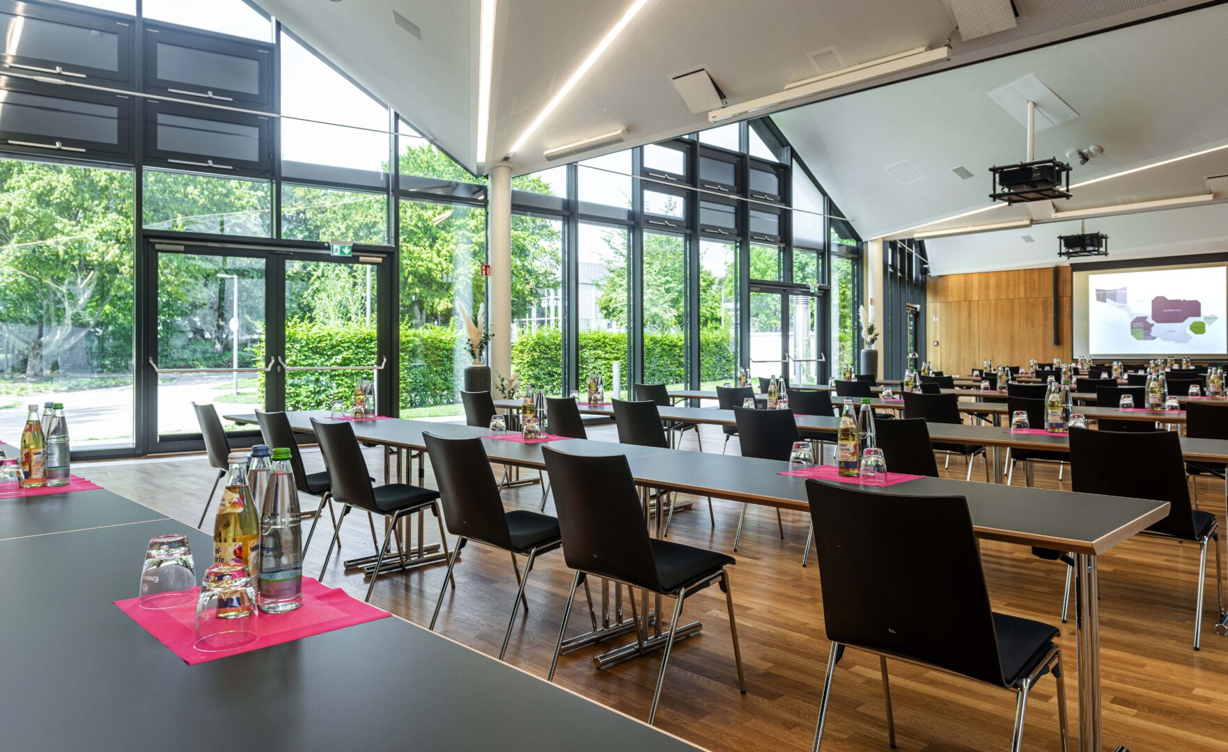 _FIH3299_Panoramasaal_korr